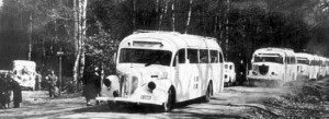 Svedish_Red_Cross_buses_in_Germany_WW2,_possibly_near_Friedrichsruh2